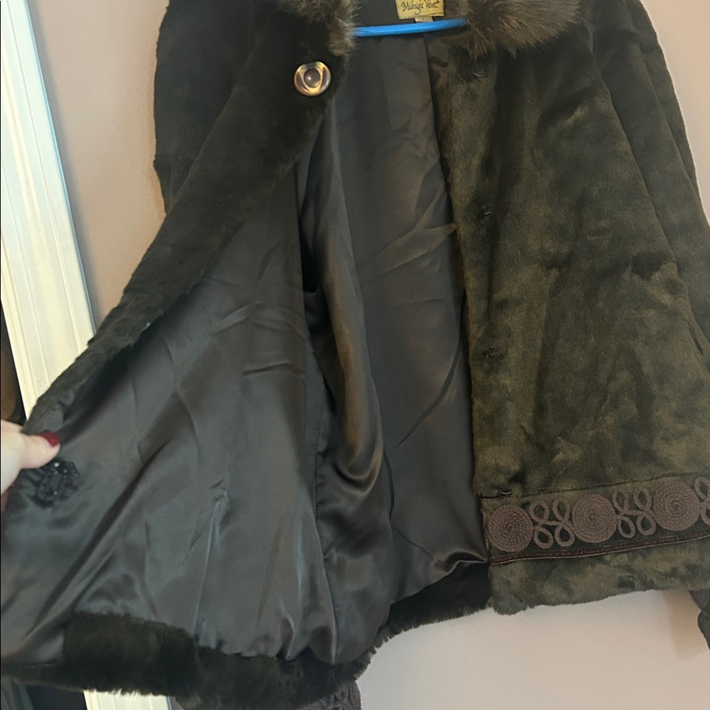 Midnight Velvet Faux Fur Jacket Hook Closure Sleeve and Hem Detail Size Large - Picture 12 of 12